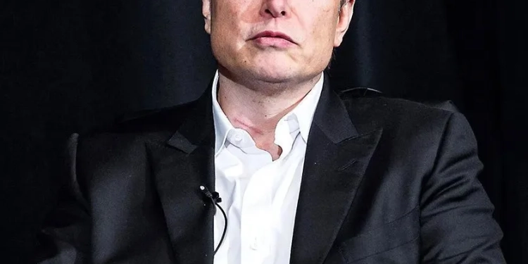 Elon Musk afirma que hashtags estão ultrapassadas e faz um pedido aos usuários