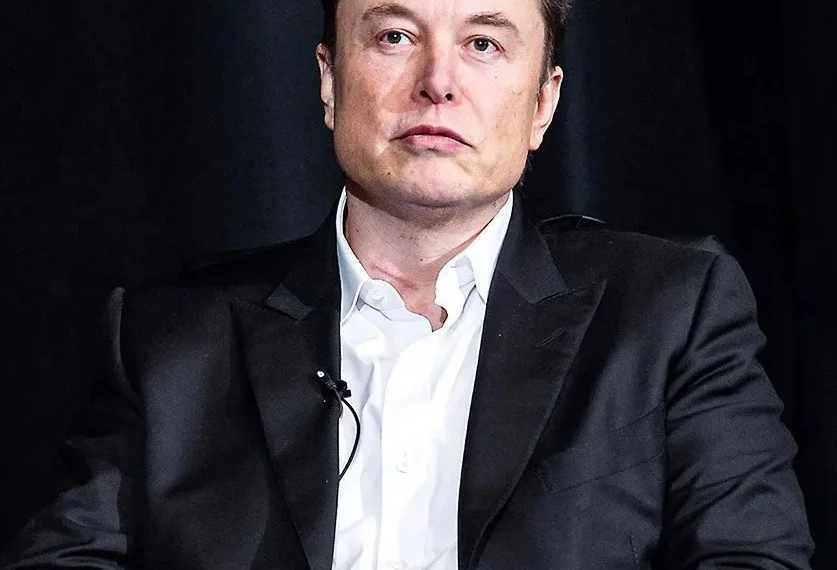 Elon Musk afirma que hashtags estão ultrapassadas e faz um pedido aos usuários