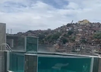 ( FOTOS) VOCÊ VAI FICAR EM CHOQUE COM AS CASAS DOS TRAFICANTES DO CV DO MORRO DO ALEMÃO