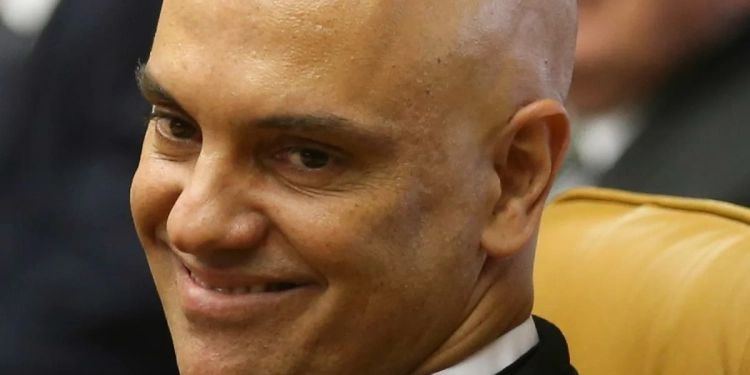 Risco de Fuga? A Decisão Que Bloqueia Viagem de Bolsonaro para Encontro com Trump”