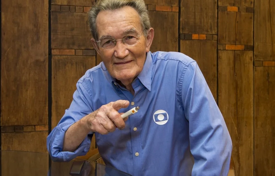 CONHEÇA A DOENCA QUE DEIXOU LÉO BATISTA EM ESTADO GRAVÍSSIMO