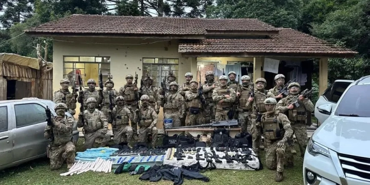 Primo de jogador do Flamengo é um dos 6 mortos em operação policial que desmantelou quadrilha violenta
