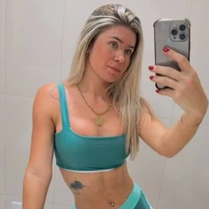 Influenciadora evangélica desiste de desfilar após escola anunciar enredo sobre matriz africana