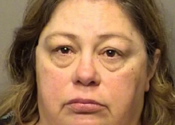 Castigo Fatal: Mãe Senta Sobre o Filho e Causa Tragédia