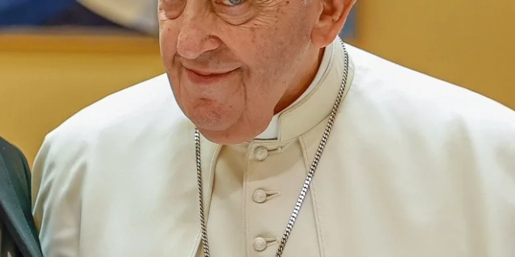 Papa Francisco condena ‘mentalidade machista’ e pede respeito à missão das freiras