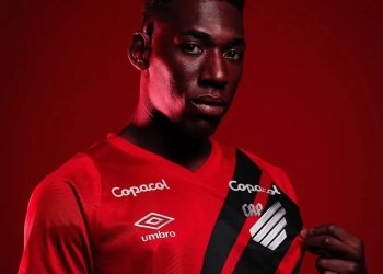 ( video) Ex jogador do Vasco sofre racismo em campeonato estadual
