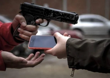 Rio de Janeiro registra um roubo de celular a cada meia hora em 2024