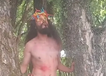 ( Video) Jesus de fio-dental” gera revolta nas redes sociais e faz universidade ser cobrada por fiéis