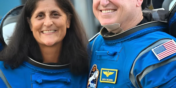 Astronautas Presos no Espaço: NASA Promete Resgate “Assim que Possível”, Mas Atrasos Preocupam