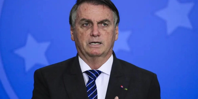 Bolsonaro diz estar preparado para operação da PF: Ouvir a campainha às 6h da manhã