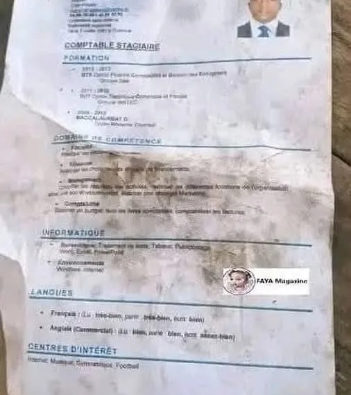 Jovem Compra Camarão Seco e Descobre Seu Próprio Currículo no Pacote