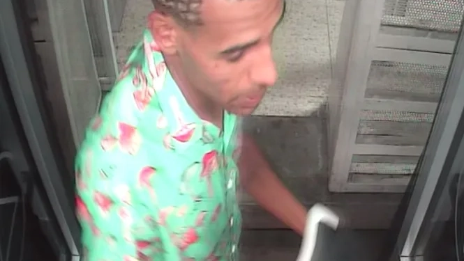 (IMAGENS FORTES) CRIMINOSOS QUE FIZERAM ARRASTÃO EM BRT SÃO MORTOS NO RIO