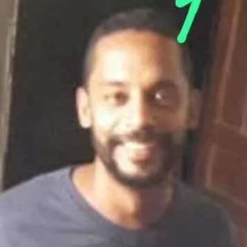 ( Vídeo) Jovem é executado em Praça Movimentada no Rio