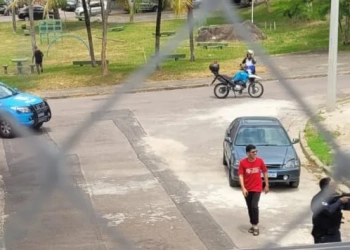 URGENTE!! ( VIDEO) TRAFICANTES ESTÃO CERCADOS PELA POLÍCIA EM CAMPO GRANDE