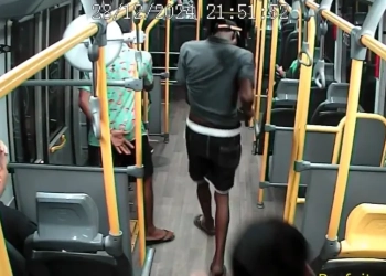 ( Video) Criminosos roubam passageiros de BRT na véspera do Réveillon