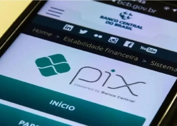 Transferências via PIX acima de R$ 5 mil agora serão informadas à Receita Federal