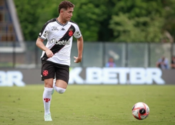 Lateral direito do Vasco é convocado para seleção brasileira