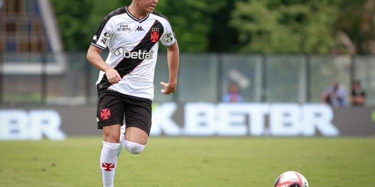 Lateral direito do Vasco é convocado para seleção brasileira