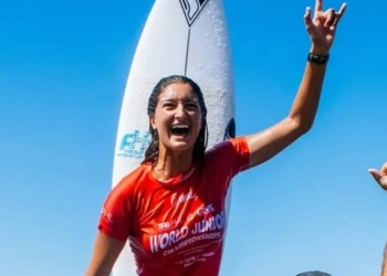Brasileira é campeã mundial de Surfe