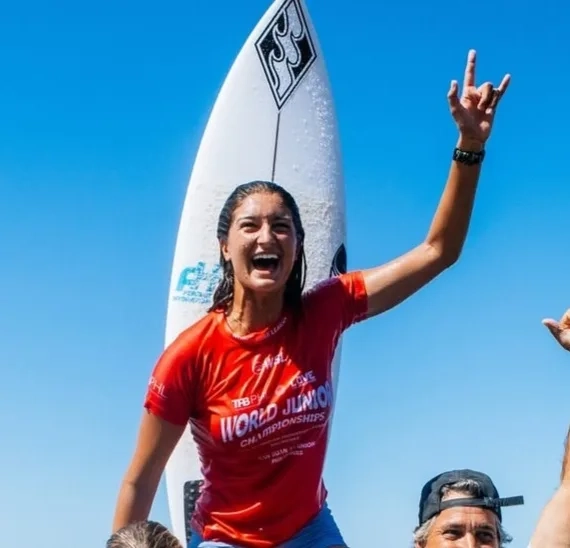 Brasileira é campeã mundial de Surfe