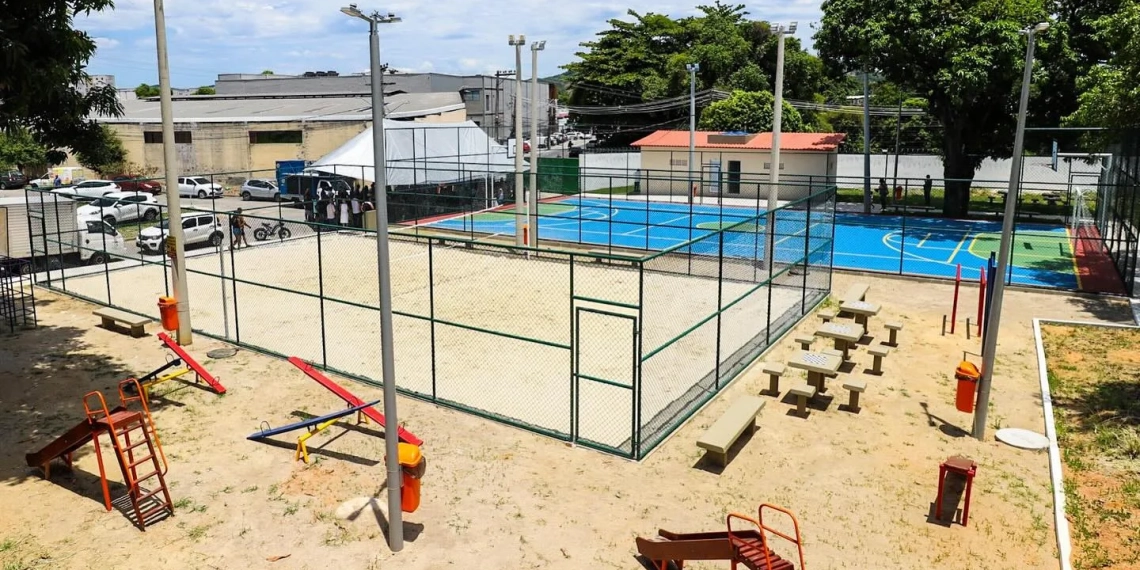Prefeitura do Rio inaugura nova praça em Campo Grande