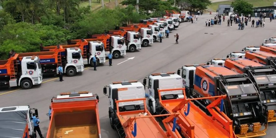 Prefeitura do Rio acelera renovação da frota da Comlurb e reforça limpeza urbana com veículos sustentáveis