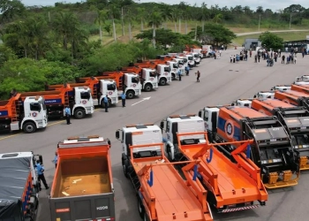Prefeitura do Rio acelera renovação da frota da Comlurb e reforça limpeza urbana com veículos sustentáveis
