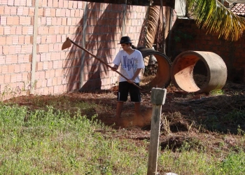 Capinar um lote aumenta mais a testosterona do que qualquer outro esporte, aponta estudo