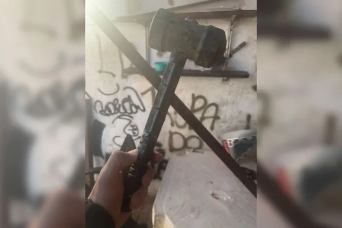 Polícia Apreende Réplica do Martelo de Thor em Ponto de Drogas do Comando Vermelho