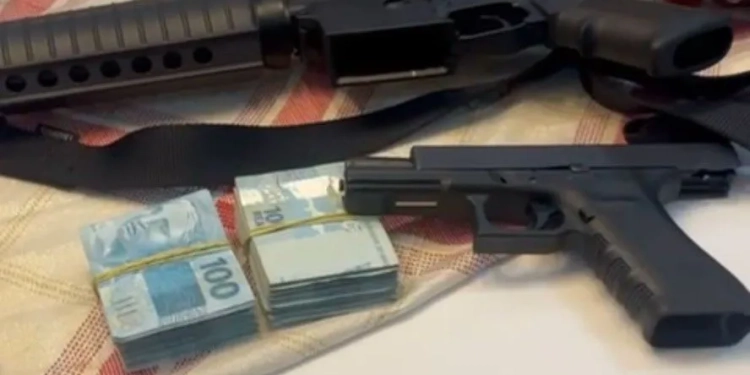 Luxo e corrupção: PF apreende joias, dinheiro e carros em operação contra desvio de R$ 110 milhões na educação  ns Baixada Fluminense