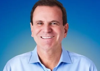 Briga nas redes: Eduardo Paes rebate Nikolas Ferreira e promete “chinelada” em 2026