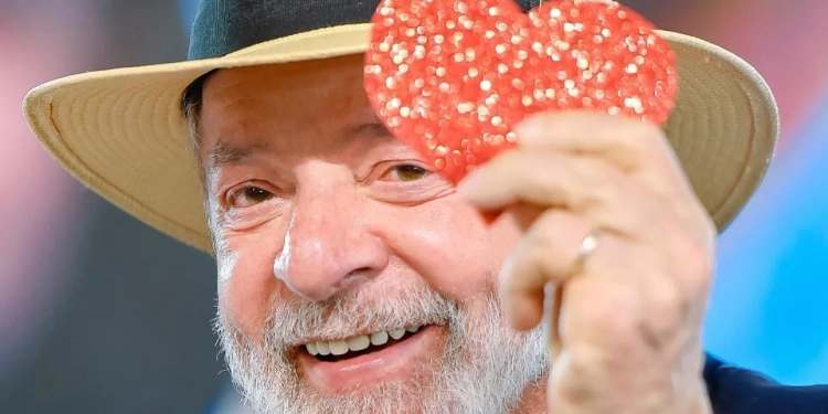 Gás de cozinha de Graça para 22 Milhões de Famílias: Lula Diz que Projeto Está “Quase Pronto”