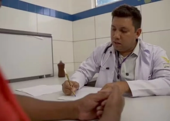 De Maqueiro a Médico: A Inspiração de Bruno Sales, o Doutor que Nunca Desistiu