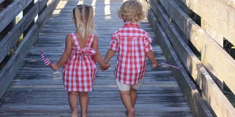 Ter uma Irmã Pode Melhorar sua Saúde Mental e Autoestima, Revela Estudo