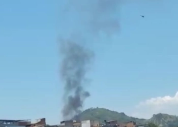 Incêndio em área de mata atinge casa na Zona Oeste do Rio