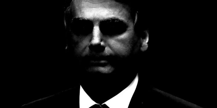 PGR Denuncia Bolsonaro por Tentativa de Golpe: STF Decide se Torna Ex-Presidente Ré