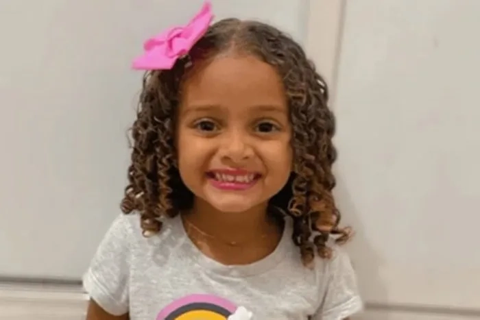 PROFESSORA DA CRECHE NO RJ QUE CRIANÇA SOFREU TRAUMATISMO CRANIANO ,FEZ ALGO ABSURDO APÓS A QUEDA!! DIZ FAMILIA