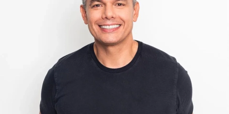 Otaviano Costa retorna à Band após 20 anos e assume comando do Melhor da Noite