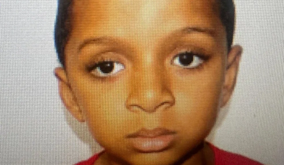 Mãe Adotiva é Presa por Morte de Criança de 7 Anos no Rio