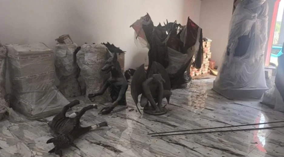 Homem Invade e Destrói Imagens no Templo de Lúcifer no Rio