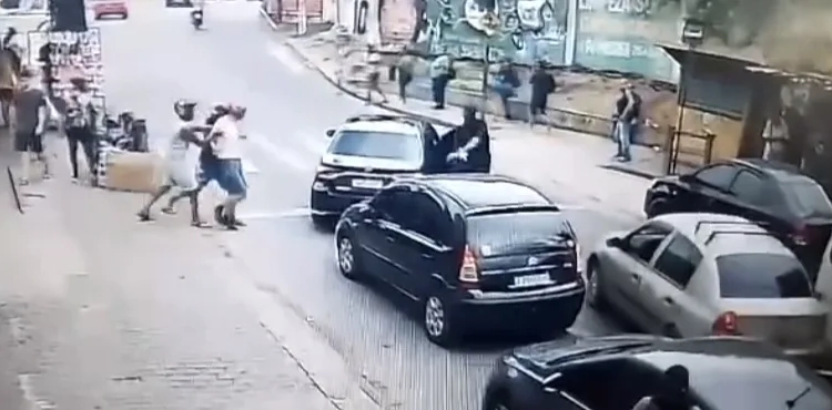 Homens Fortemente Armados Sequestram Vítima a luz do dia no Centro de Santa Cruz