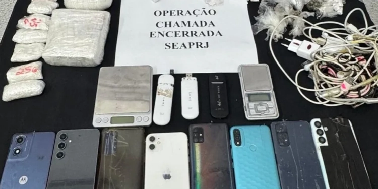 SEAP-RJ Apreende 157 Celulares e 27 Kg de Drogas em Presídios do Rio