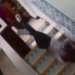 Idosa de 70 Anos é Empurrada Escada Abaixo Durante Discussão no Rio