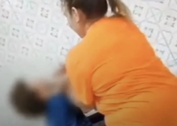 ( Vídeo forte) Dona de Creche é Investigada por Agressão a Criança de 2 Anos