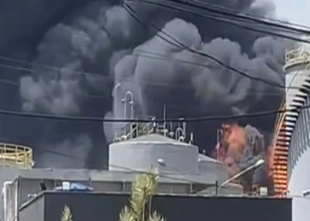 URGENTE:( VÍDEO) INCÊNDIO DE GRANDES PROPORÇÕES ATINGE FÁBRICA DE ÓLEO NO RIO