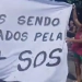 Moradores interditam via em Barra de Guaratiba em protesto contra falta de água