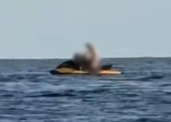 (Vídeo) :Casal é flagrado fazendo sexo em jet ski e imagens polêmicas viralizam nas redes sociais