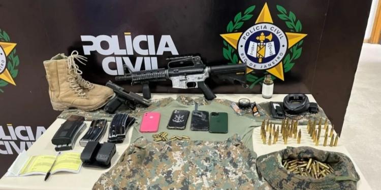 Urgente!!( fotos)  Milicianos são presos com armamento de guerra em Sepetiba