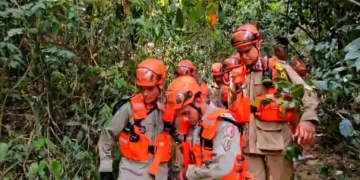 ( Videos) Jovem sofre gravíssimo acidente na Cachoeira do Mendanha em Campo Grande e mobiliza resgate