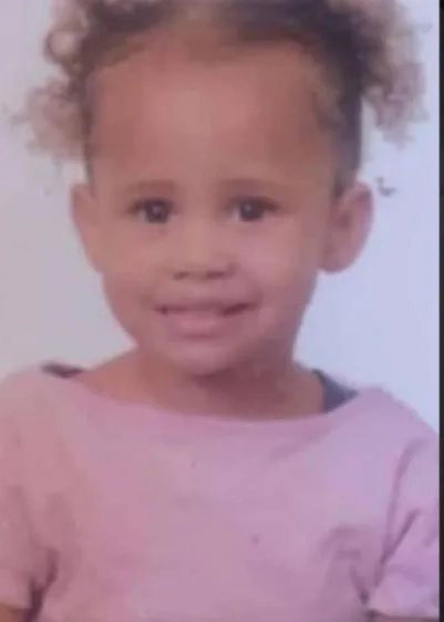 Menina de 2 Anos É Encontrada Morta na Cisterna de Casa no Rio